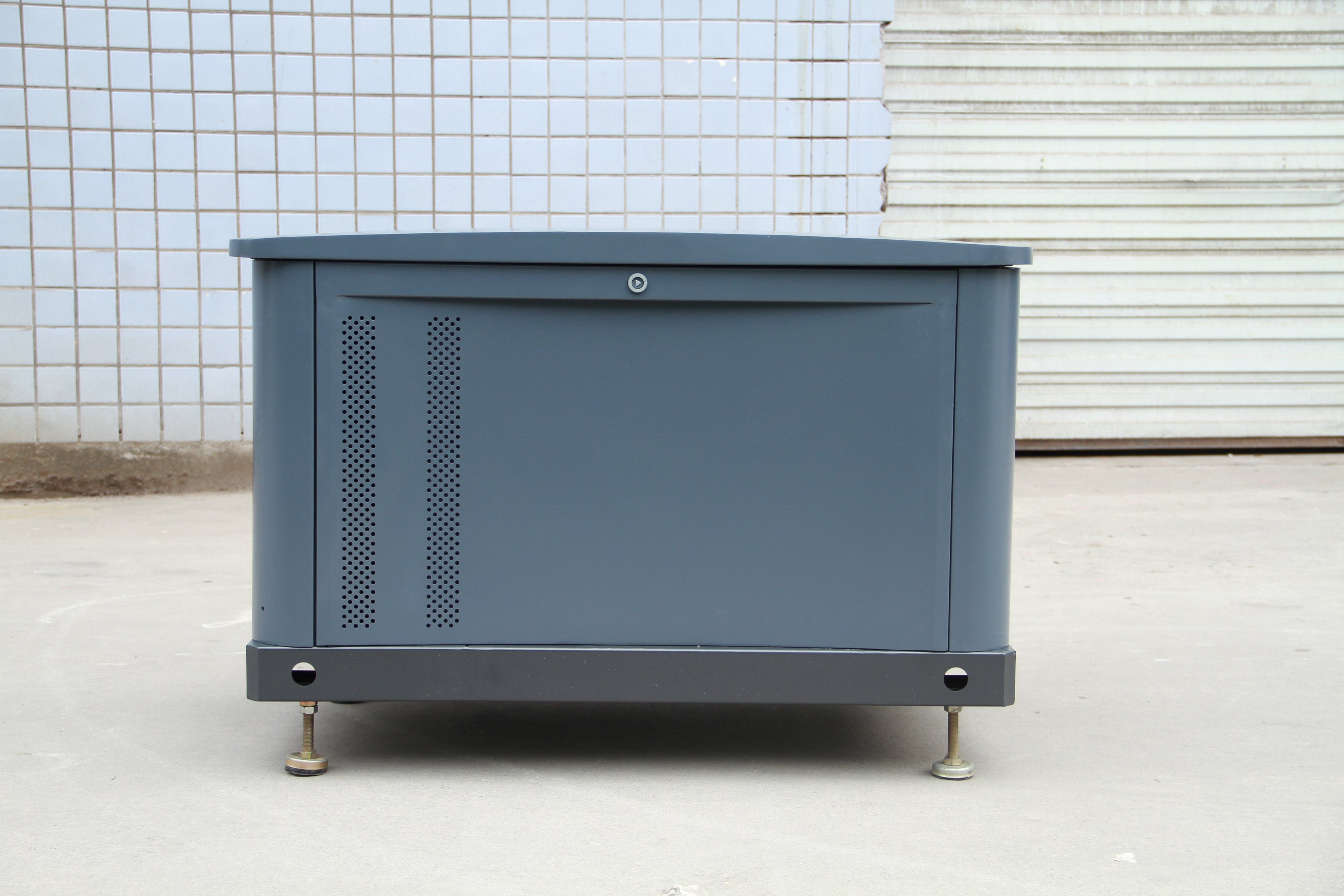 30 kW Natural Gas/Propane Generator (208/120V Three Phase 60Hz)